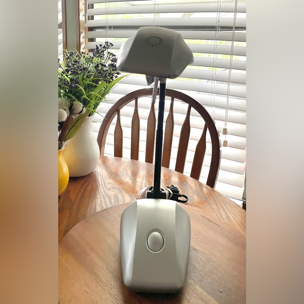 **VINTAGE* TENSOR Halogen Desk Lamp - LT7380-112 (7007) - Flexible Neck *TESTED*